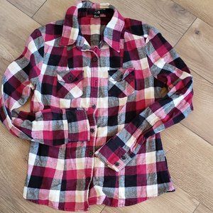 WOMEN'S Casual Plaid Flannel Button Down Shirt.